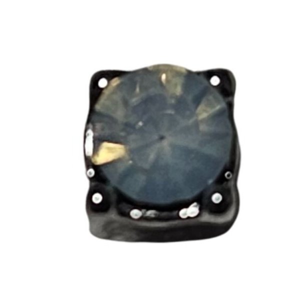 Elegant Cubic Zirconia Round Silver Tone Stud Earrings Classic Minimalist - Picture 2 of 4